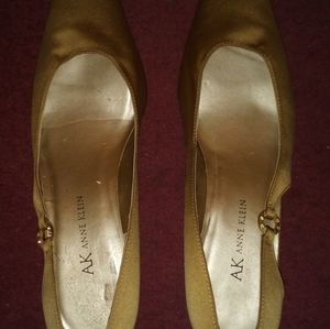 Never Worn Anne Klein Shoes Size 7